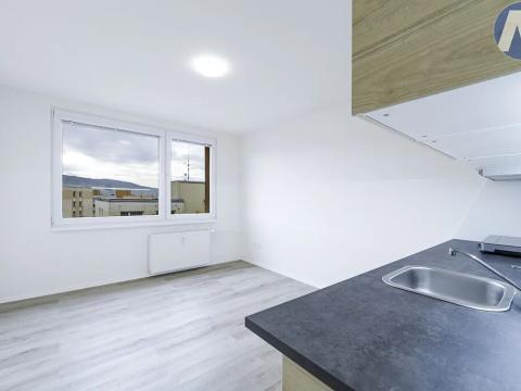 Prodej bytu 1+kk, Prachatice, nám. Přátelství, 20 m2