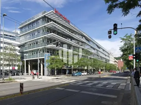 Pronájem kanceláře, Praha - Smíchov, Radlická, 208 m2