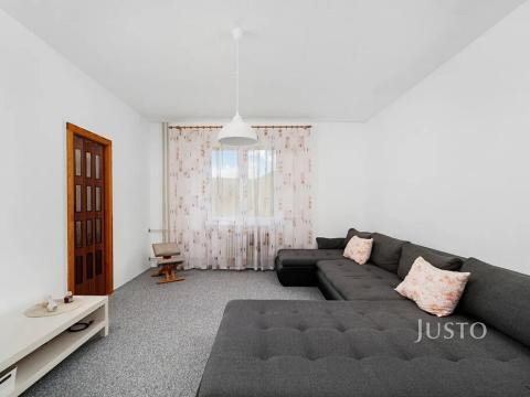 Pronájem bytu 2+1, Adamov, Komenského, 53 m2