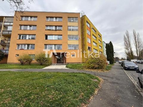Prodej bytu 2+1, Opava, Hobzíkova, 55 m2