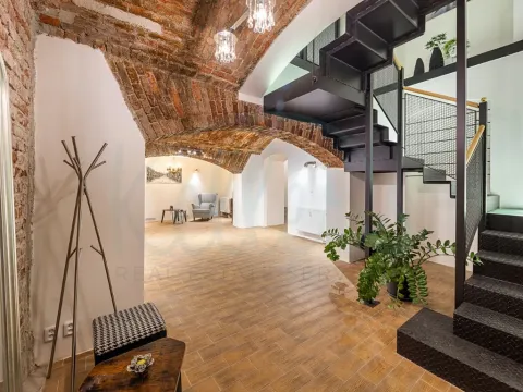 Prodej kanceláře, Praha - Smíchov, Mozartova, 109 m2