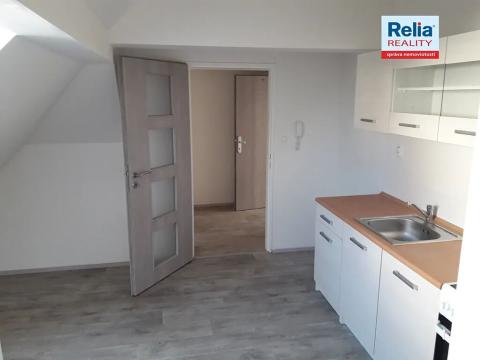 Pronájem bytu 1+1, Liberec, Na Kopečku, 36 m2