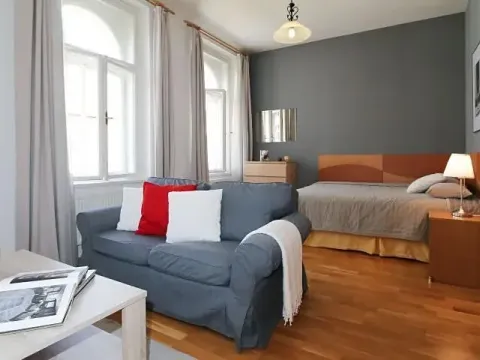 Pronájem bytu 1+kk, Praha - Vinohrady, Sázavská, 35 m2