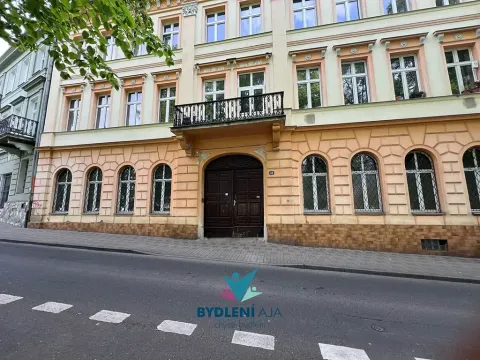 Prodej bytu 3+1, Teplice, U Hadích lázní, 73 m2