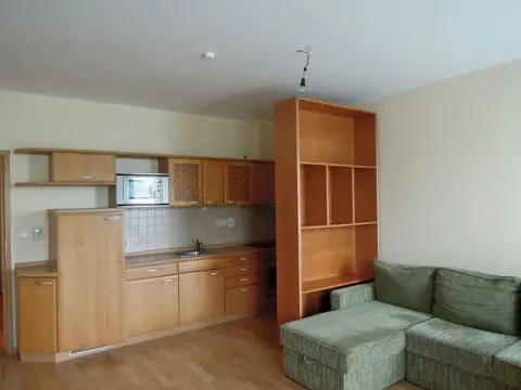 Pronájem bytu 1+kk, Brno, Banskobystrická, 38 m2