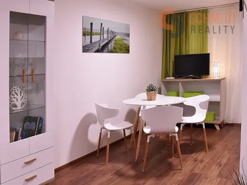 Prodej bytu 2+kk, Lednice, Sídl. Osvobození, 39 m2