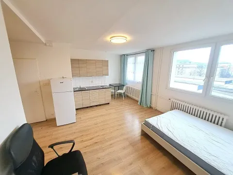 Pronájem bytu 1+kk, Praha - Vysočany, U vinných sklepů, 28 m2