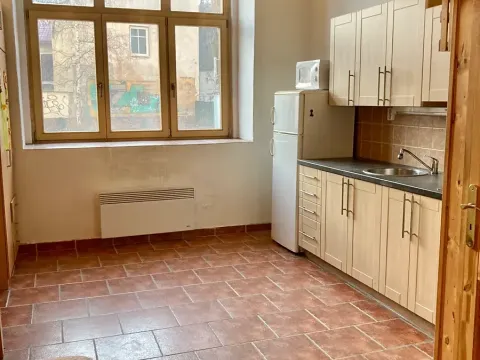 Pronájem bytu 1+kk, Praha - Košíře, Vrchlického, 26 m2