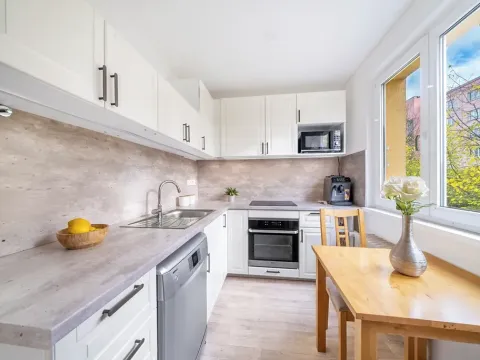 Prodej bytu 2+1, Praha - Vokovice, Syrská, 52 m2