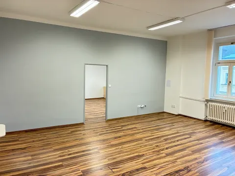 Pronájem kanceláře, Karlovy Vary, T. G. Masaryka, 72 m2