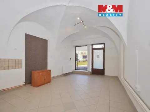 Pronájem obchodního prostoru, Polná, Sezimovo náměstí, 40 m2