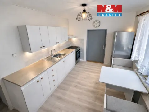 Prodej bytu 3+1, Dynín, 70 m2