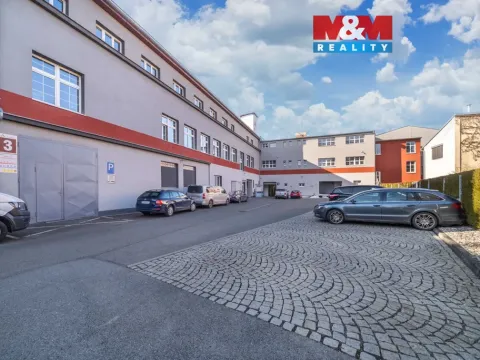 Pronájem kanceláře, Plzeň - Božkov, Božkovské náměstí, 467 m2