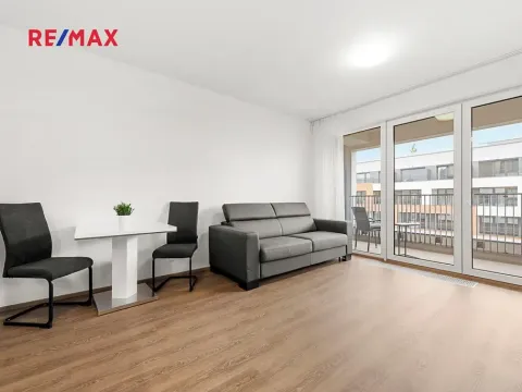 Pronájem bytu 1+kk, Praha - Hloubětín, Poděbradská, 33 m2