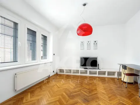 Pronájem bytu 1+1, Praha - Břevnov, Za Strahovem, 45 m2