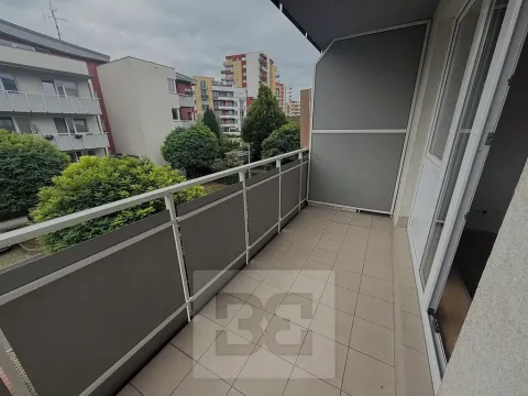 Pronájem bytu 1+kk, Praha - Letňany, Beranových, 31 m2