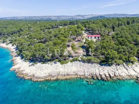 Prodej pozemku pro bydlení, Milna, Chorvatsko, 8880 m2