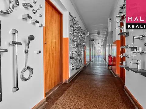 Pronájem obchodního prostoru, Ostrov, Hlavní třída, 50 m2