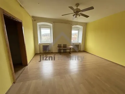 Prodej bytu 2+1, Uherčice, 98 m2