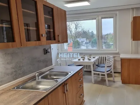 Pronájem bytu 3+1, Olomouc, Varšavské nám., 62 m2