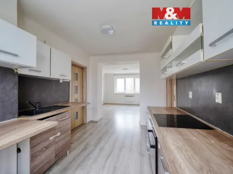 Prodej bytu 3+1, Mariánské Lázně - Úšovice, Ke Kasárnům, 63 m2