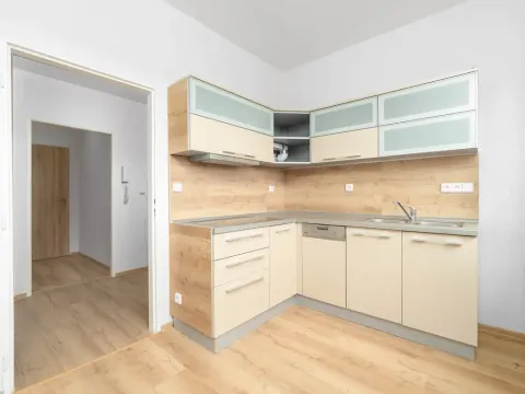 Pronájem bytu 2+1, Jince, 51 m2