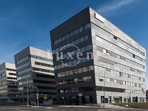 Pronájem kanceláře, Praha - Prosek, Prosecká, 840 m2