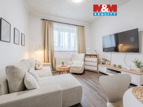 Prodej bytu 3+1, Dymokury, Osvobození, 65 m2