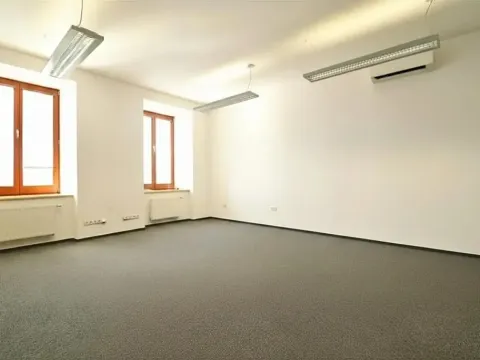 Pronájem kanceláře, Brno, Cejl, 105 m2