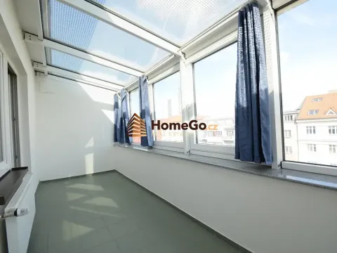 Pronájem bytu 2+kk, Praha - Nusle, U gymnázia, 47 m2
