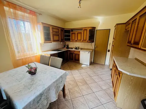 Pronájem bytu 2+1, Jesenice, K Belnici, 90 m2