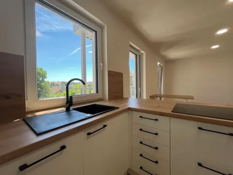Pronájem bytu 2+kk, Bystřice nad Pernštejnem, Masarykovo náměstí, 64 m2