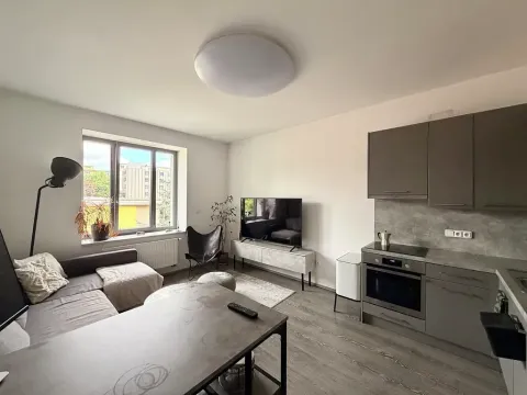 Pronájem bytu 2+kk, Praha - Vršovice, Omská, 50 m2