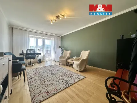 Pronájem kanceláře, Kadaň, Mírové náměstí, 21 m2