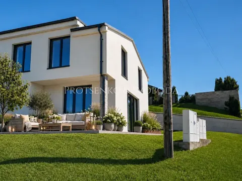 Prodej rodinného domu, Mělník, 149 m2