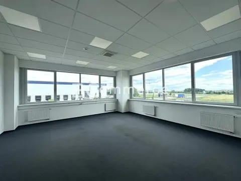 Pronájem kanceláře, Brno, Letiště Brno-Tuřany, 300 m2