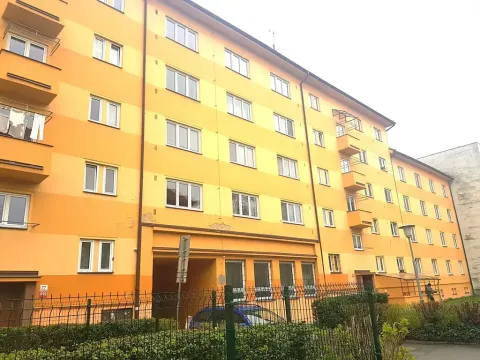 Pronájem bytu 2+1, České Budějovice, Pražská tř., 58 m2