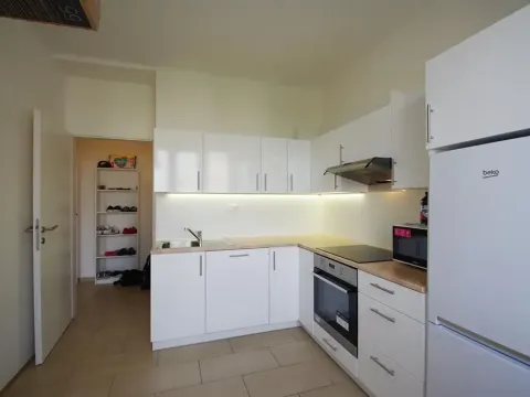 Pronájem bytu 2+kk, Praha - Vinohrady, náměstí Jiřího z Lobkovic, 35 m2