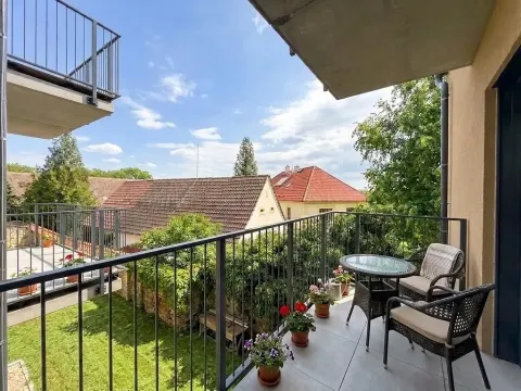 Prodej bytu 5+kk, Praha - Holyně, náměstí Pod lípou, 150 m2