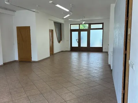 Pronájem obchodního prostoru, Staré Město, 90 m2