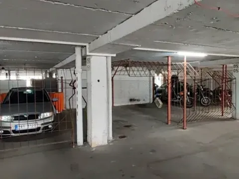 Prodej garážového stání, Praha - Střížkov, Lovosická, 18 m2