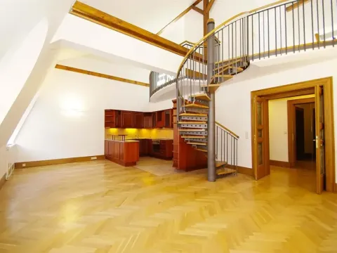 Pronájem atypického bytu, Praha - Josefov, Žatecká, 195 m2