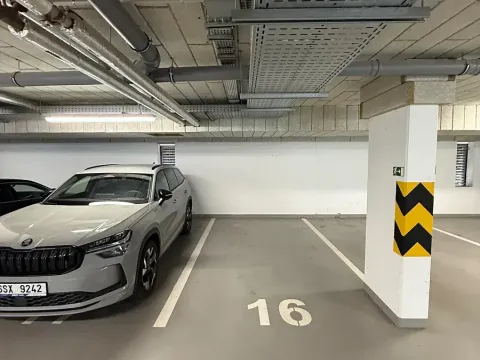 Pronájem garáže, Praha - Uhříněves, Ke kříži, 10 m2