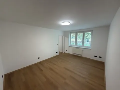 Prodej bytu 1+1, Slavkov u Brna, sídliště Nádražní, 41 m2