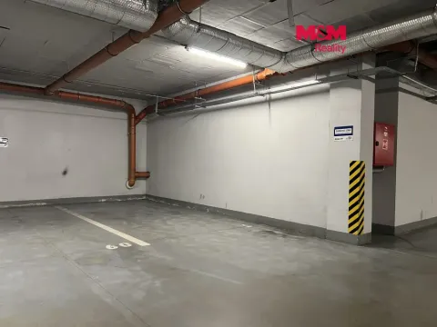 Pronájem garážového stání, Mladá Boleslav - Mladá Boleslav III, U Kasáren, 18 m2