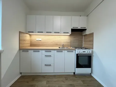 Pronájem bytu 1+1, Třinec, Komenského, 27 m2