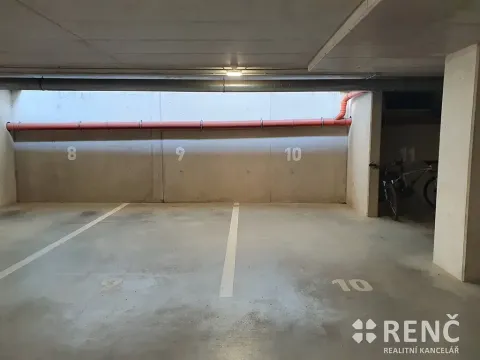 Pronájem garážového stání, Brno, Košinova, 15 m2