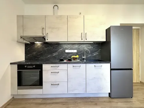 Pronájem bytu 2+kk, Znojmo, nám. Kpt. Otm. Chlupa, 42 m2