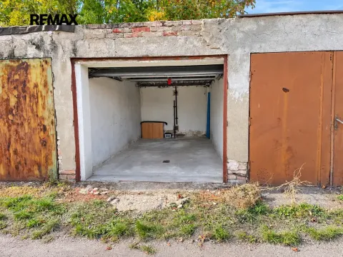 Prodej garáže, Milovice, 17 m2