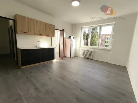 Pronájem bytu 2+kk, Třinec, Slezská, 36 m2